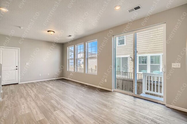 Building Photo - 3217 Hardin St