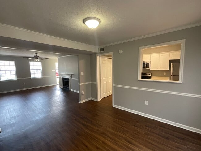 Building Photo - 3929 Miramar Ct