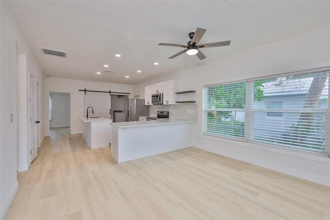 Foto del edificio - 829 18th St S