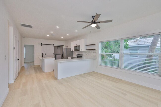 Foto del edificio - 829 18th St S