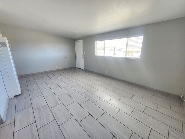 Foto del edificio - 7737 N Star Ave