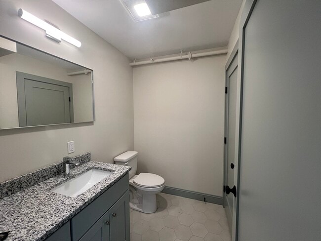 Building Photo - 160 Seabury St