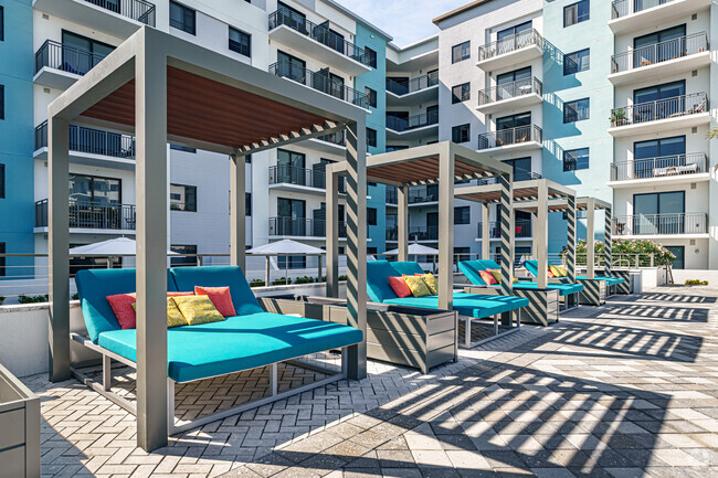 Pool Deck - The Rise at Plantation Walk