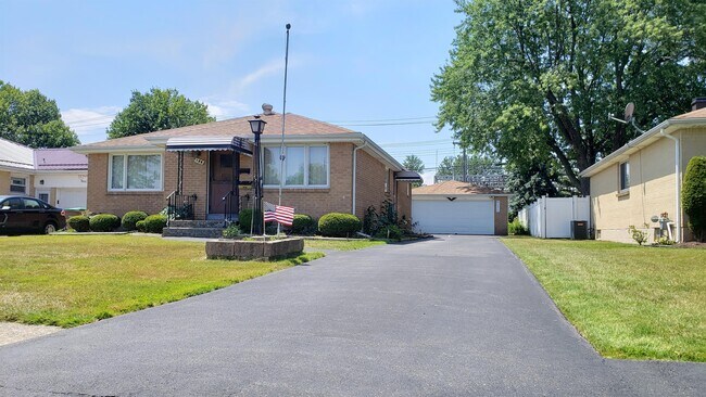 Foto del edificio - 106 Homeworth Pkwy