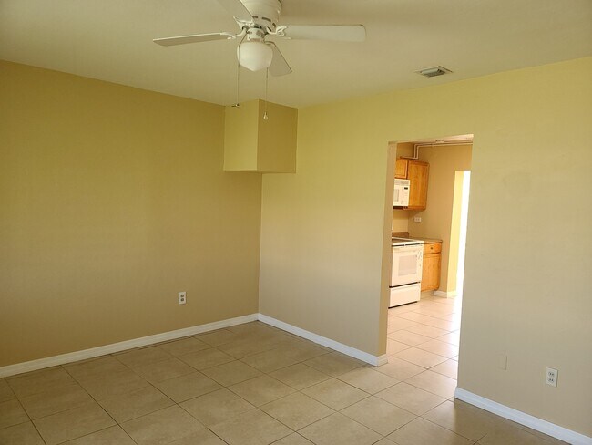 Foto del edificio - 26 Homestead Rd N