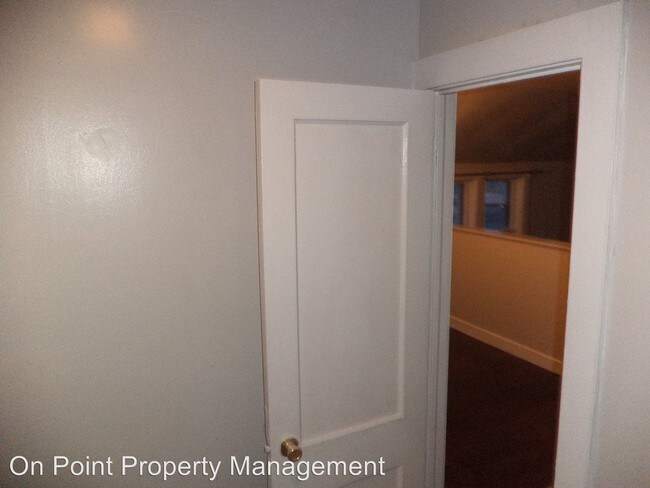 Foto del edificio - 2 br, 1 bath Apartment - 217 N. 1st St.