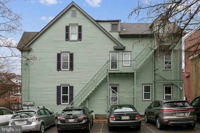 Building Photo - 41 Taylor Ave