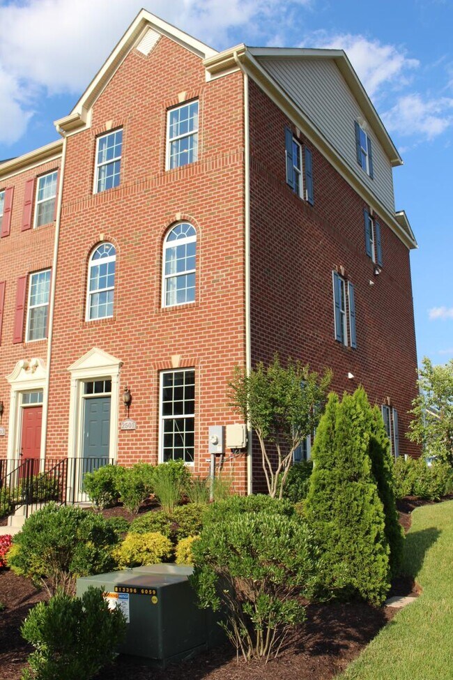 Foto del edificio - 2501 Hurston Ln NE