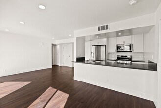 Interior Photo - Terraces at the Lake
