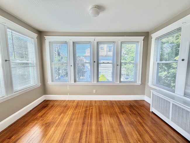 Sun Room - 37 Leach St