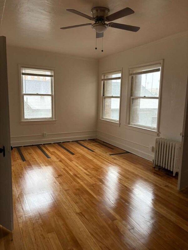 Foto del edificio - 318 S Kingsley Dr