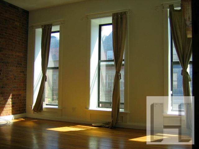 Building Photo - 261 W 121st St