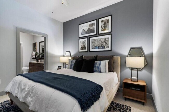 Foto del edificio - 2225 N Harwood St