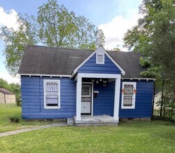 Building Photo - 2637 Arlington Ave