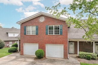 Building Photo - 2428 E University Dr