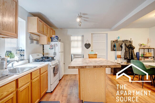 Foto del edificio - 1627 N Winchester Ave
