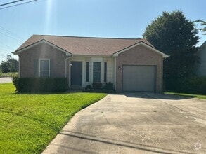 Building Photo - 101 Shady Maple Dr