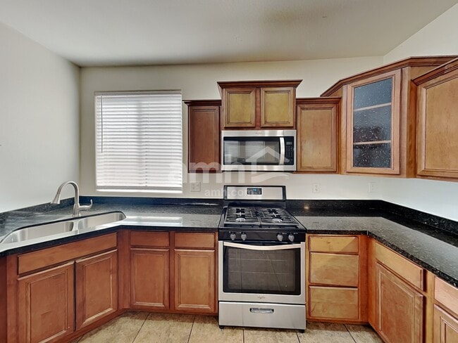Foto del edificio - 3282 E Oakland St