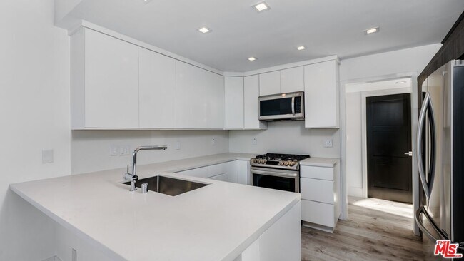 Foto del edificio - 1505 Purdue Ave