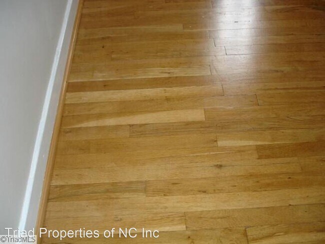 Building Photo - 2533 Miller Park Cir