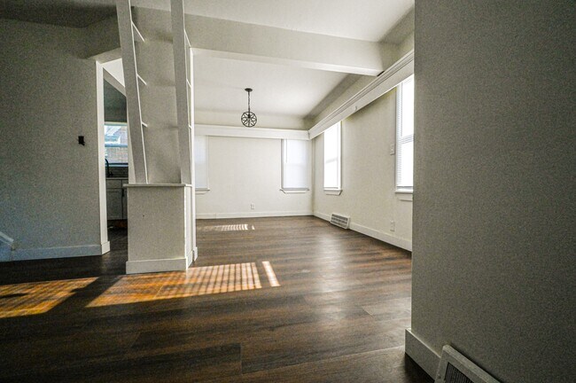 Foto del edificio - 15829 Minock St