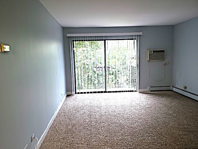 Building Photo - 865 Westmoreland Dr