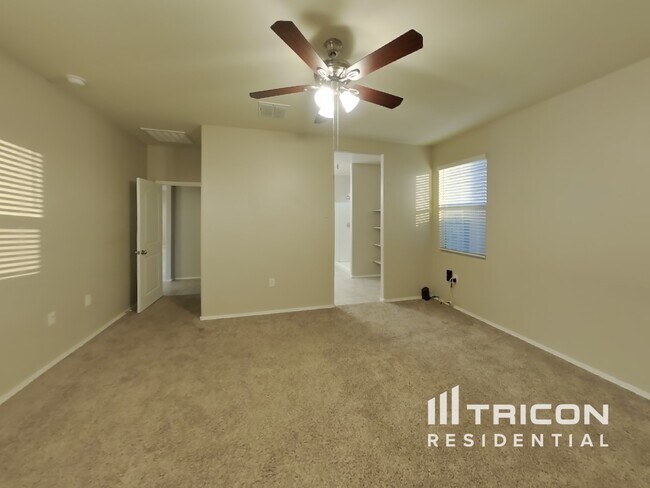 Foto del edificio - 28721 Gypsum Dr