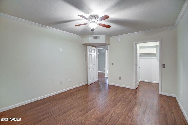 Foto del edificio - 1295 N Ash St