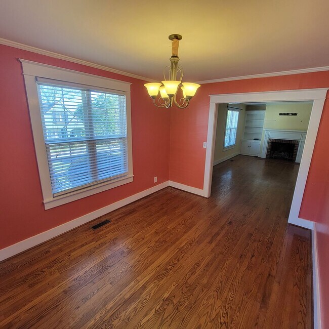 Foto del edificio - 3/2 Cottage Charmer-Downtown McMinnville, TN