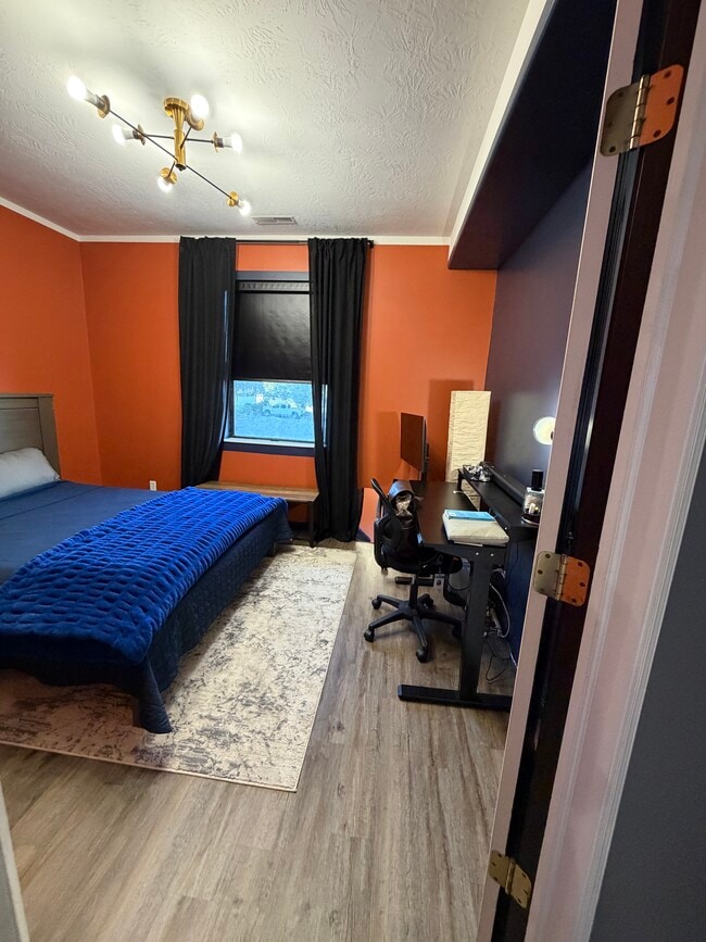 Building Photo - 70 N Main St