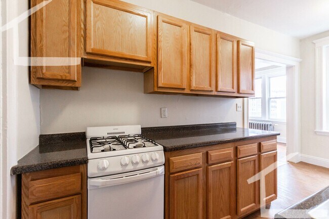 Foto del edificio - No brokers Fee, No Security Deposit, Heat ...