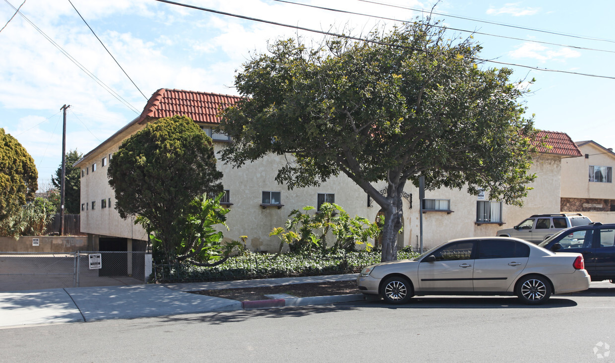 Building Photo - Mason Manor Apartment