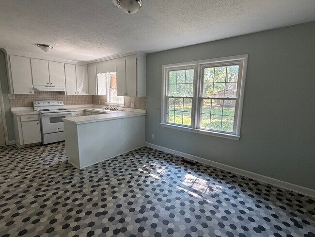 Foto del edificio - 127 Oak Circle Dr