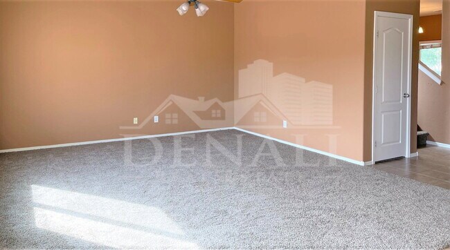 Foto del edificio - 925 E Canyon Rock Rd