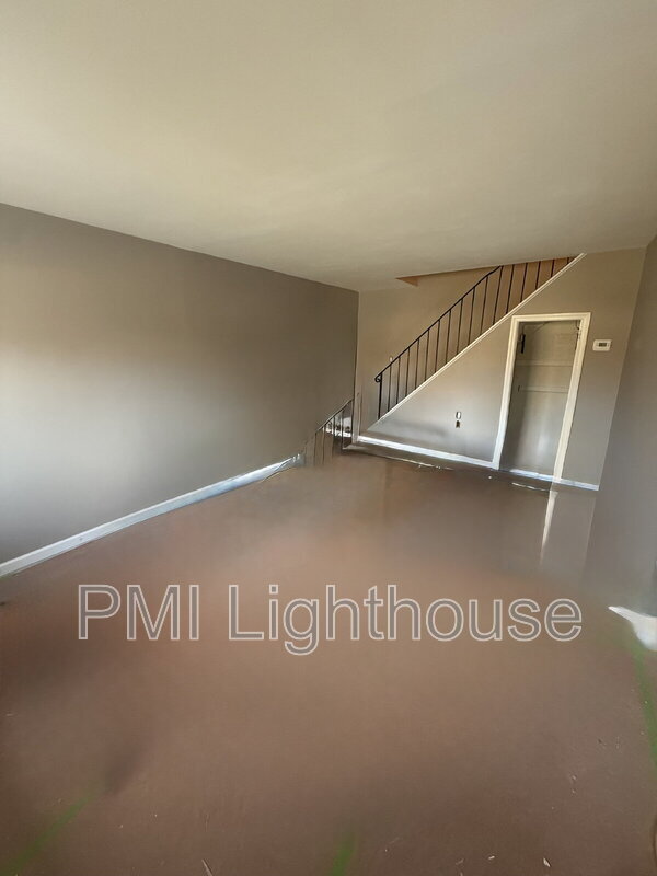 Foto del edificio - 144 Storm Dr