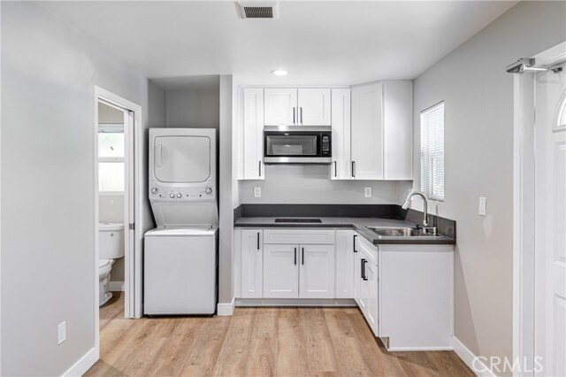 Foto del edificio - 16440 Donmetz St