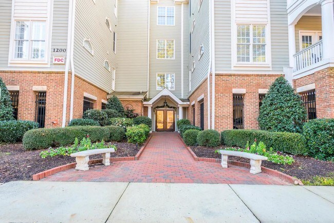 Foto del edificio - 1234 Kelton Cottage Way