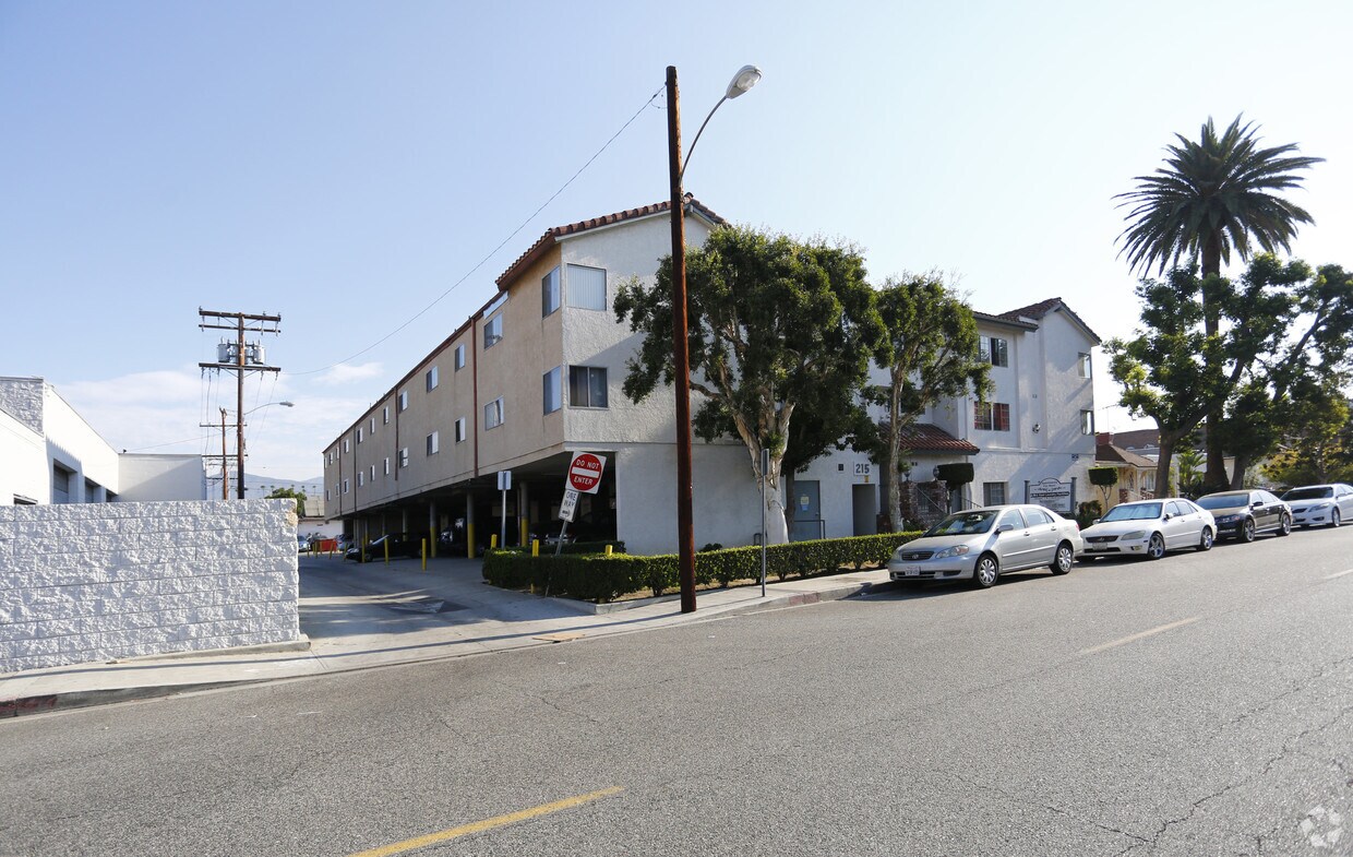 Building - Palmer Apartments