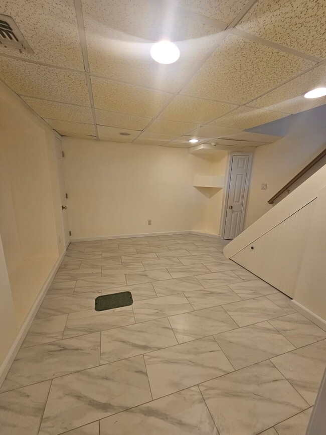 Building Photo - 1 Gildo Pl