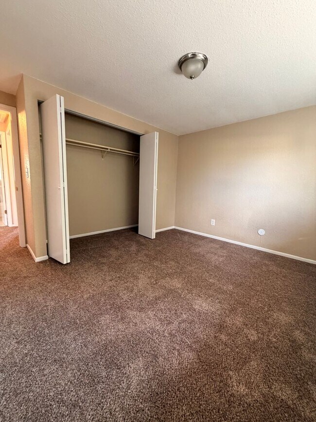 Foto del edificio - 7080 Alegre Cir