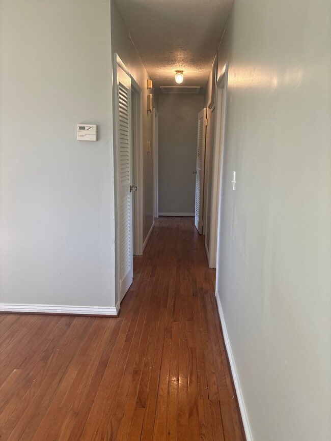 Photo - 4209 Narcissus Dr House