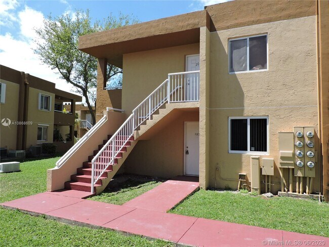 Building Photo - 6219 SW 131st Pl