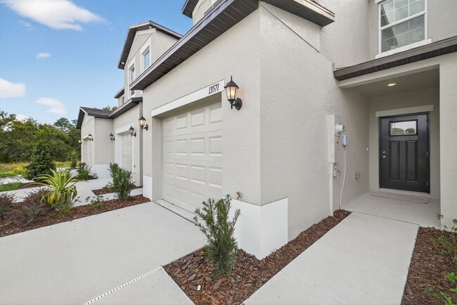 Foto del edificio - New 3 Bed Townhouse!