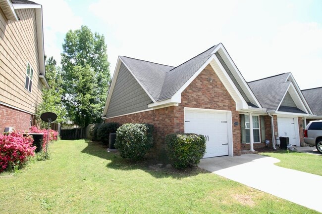 Building Photo - 948 Bryan Cir