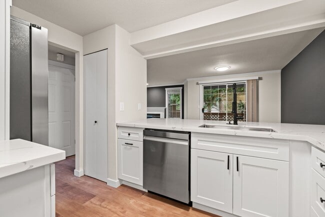 Building Photo - Newly remodeled two story home at the intersection of Redmond and Kirkland