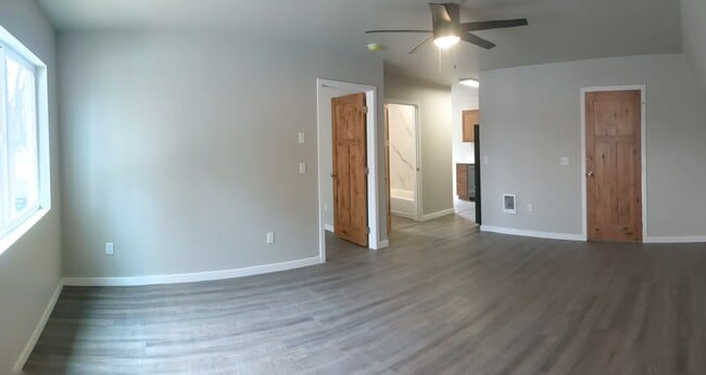 Building Photo - 717 N 9th St