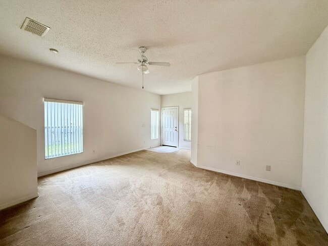 Building Photo - Nice 4/2 Two-Story Home in Seminole County...