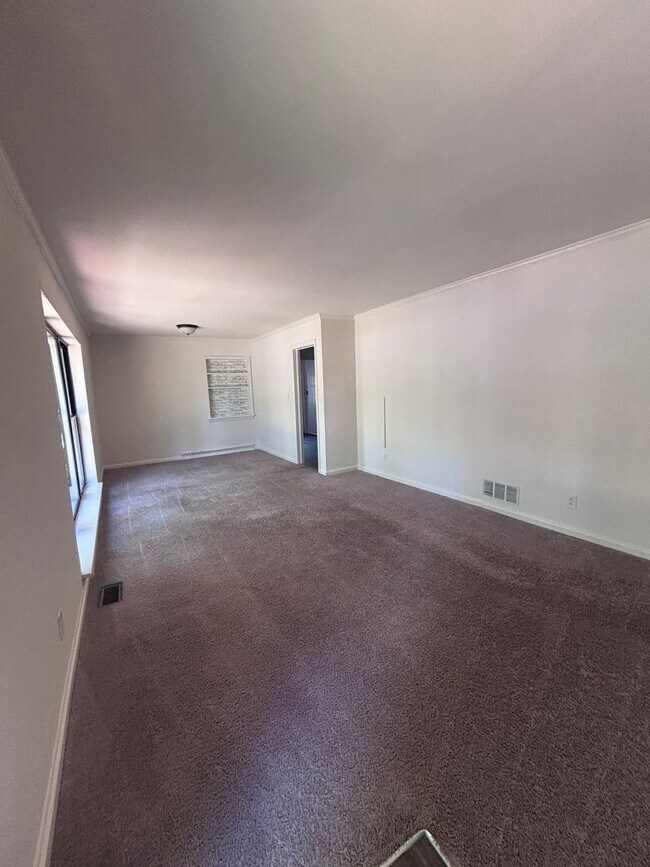 Foto del edificio - Great 3 bedroom home available in East Charlotte
