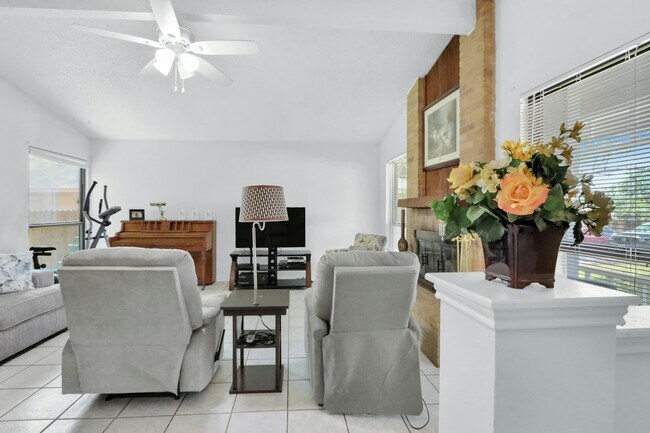 Foto del edificio - 12210 Ridge Corner St