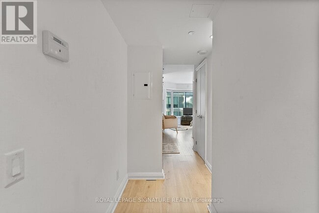 Photo du bâtiment - 155 Yorkville Ave